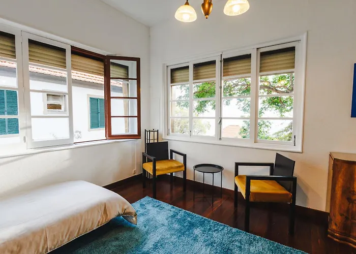 Francisco's Проживание в семье Фуншал