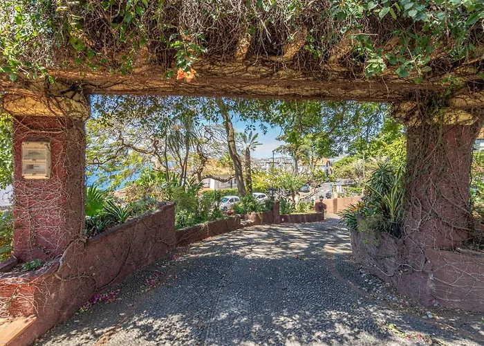 Francisco's * Funchal