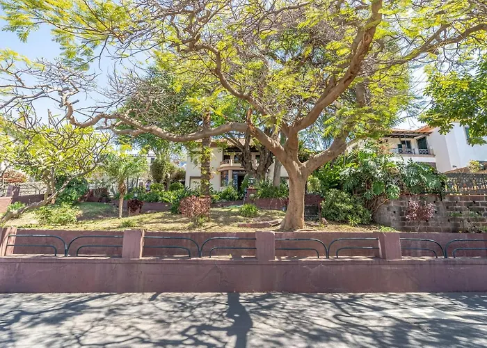 בית אירוח Francisco's *