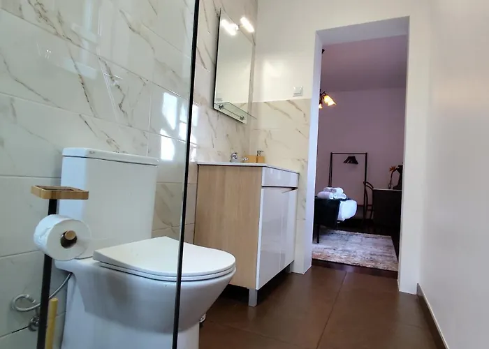 Francisco's בית אירוח *